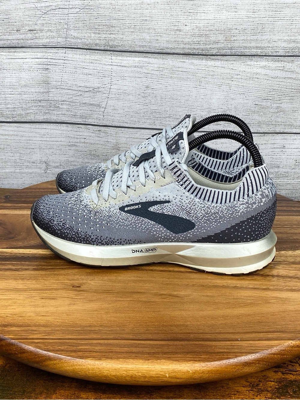 Brooks Levitate 2 Ebony Grey Neutral Running Shoes 1202791B178 Women’s Size 6.5